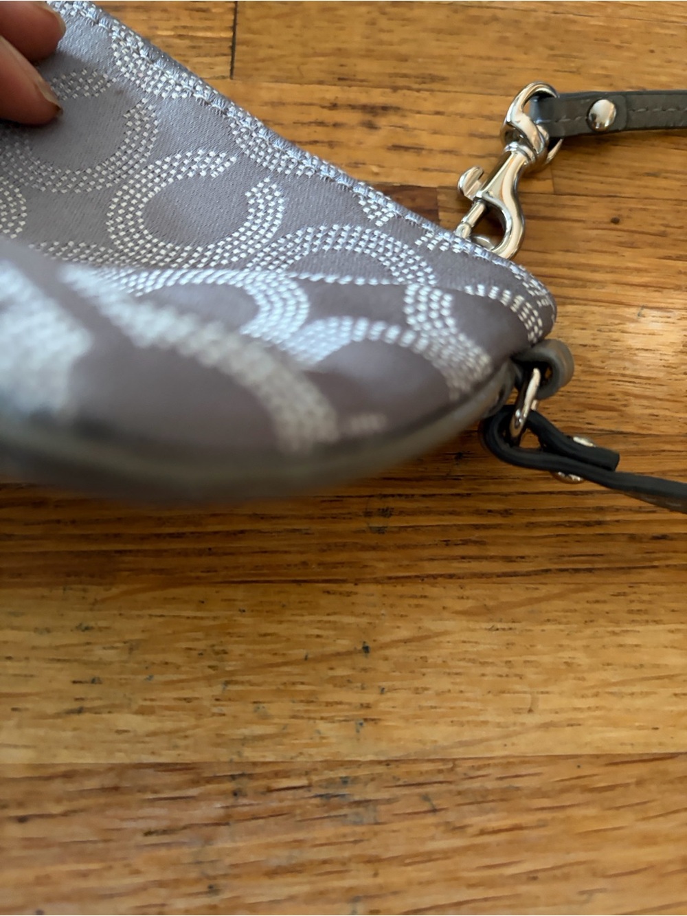 Coach Gray Signature C Wristlet EUC 7” x 5” x .7” - Picture 7 of 9